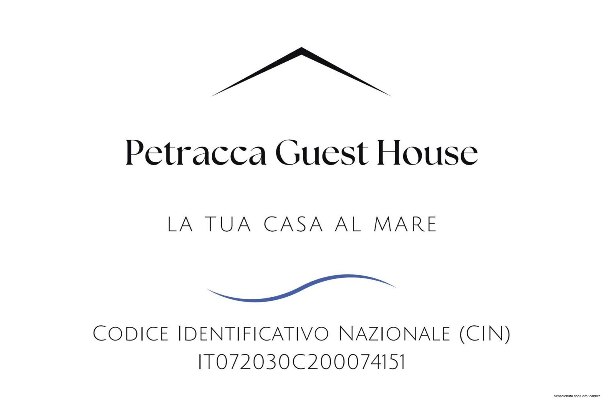 Petracca Guest House Монополі Екстер'єр фото